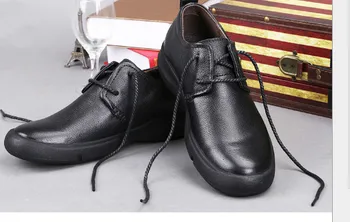  Лятото 2 нови мъжки обувки корейската версия на тренда 9 мъжки ежедневни обувки Y5T9102