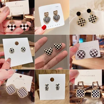  Реколта черно-бели метални шахматни обеци за нокти, геометрична квадратна висулка във формата на сърце, изпъстрен Обеци, модни Бижута, Подаръци